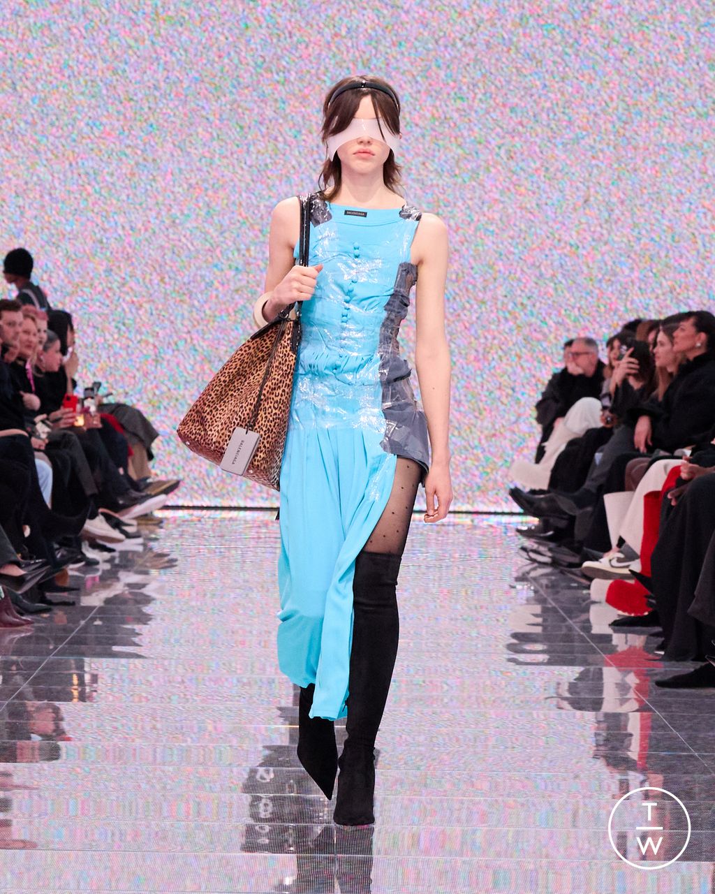 Fashion Week Paris Fall/Winter 2024 look 59 from the Balenciaga collection womenswear