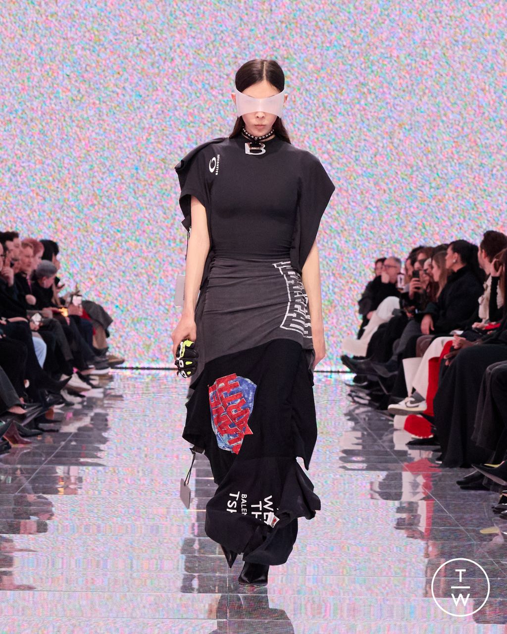 Fashion Week Paris Fall/Winter 2024 look 65 de la collection Balenciaga womenswear