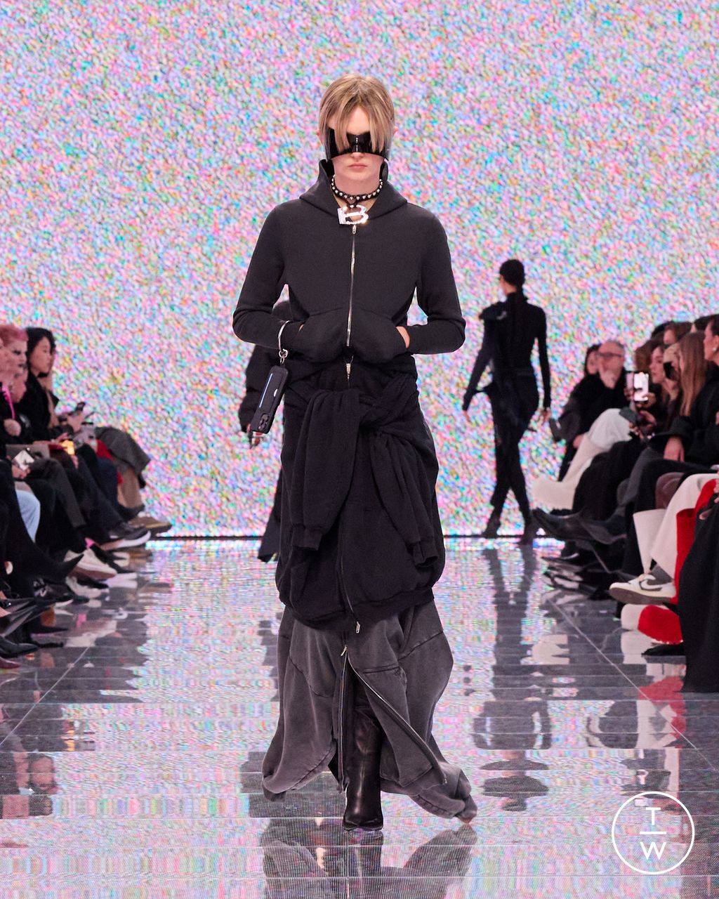 Fashion Week Paris Fall/Winter 2024 look 66 de la collection Balenciaga womenswear