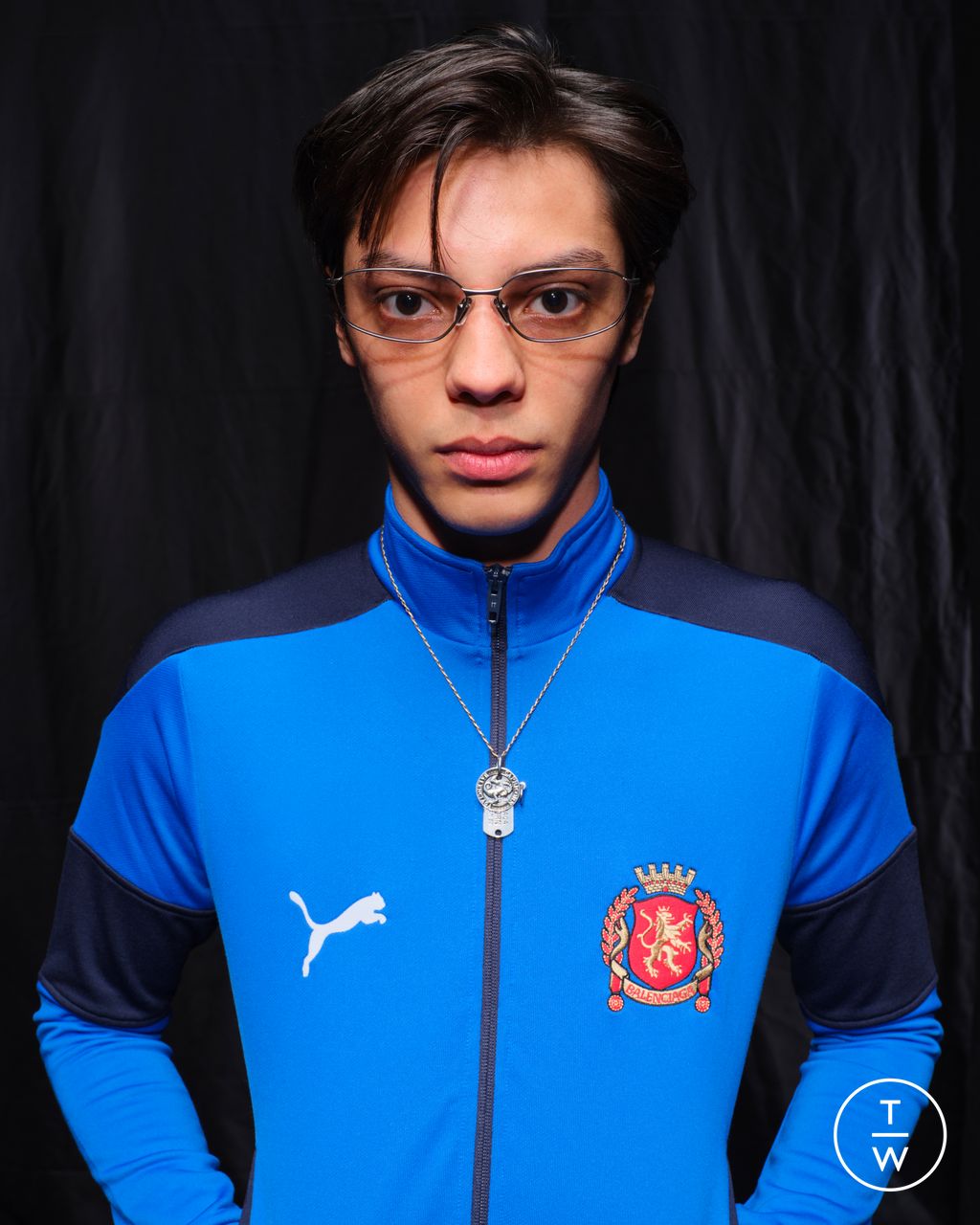 Fashion Week Paris Fall/Winter 2025 look 87 de la collection Balenciaga womenswear accessories