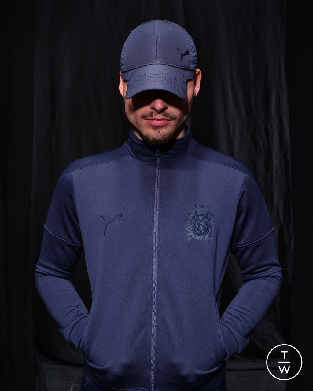 Fashion Week Paris Fall/Winter 2025 look 94 de la collection Balenciaga womenswear accessories