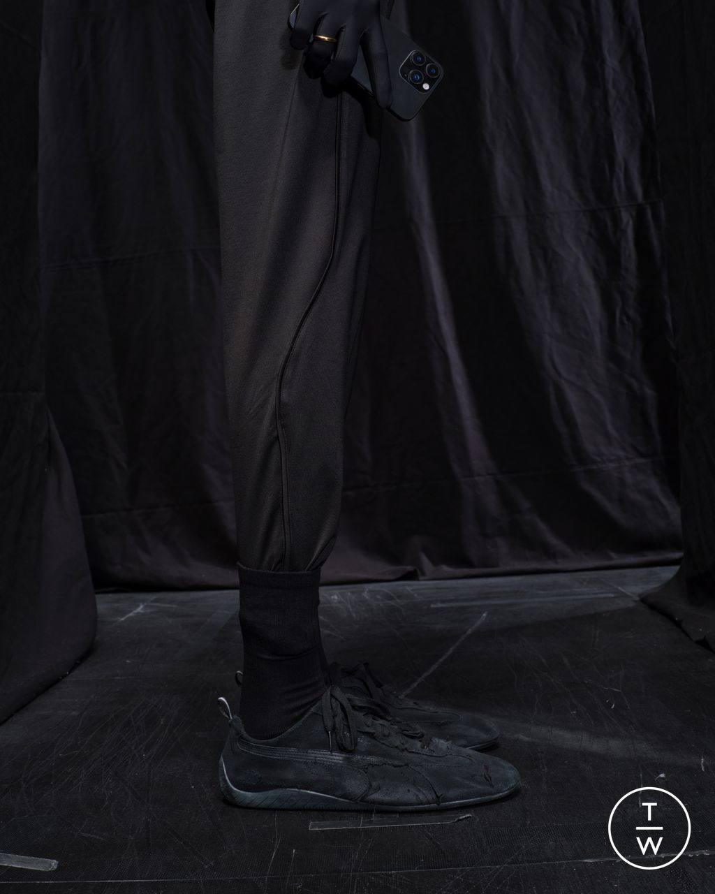 Fashion Week Paris Fall/Winter 2025 look 98 from the Balenciaga collection 女装配饰