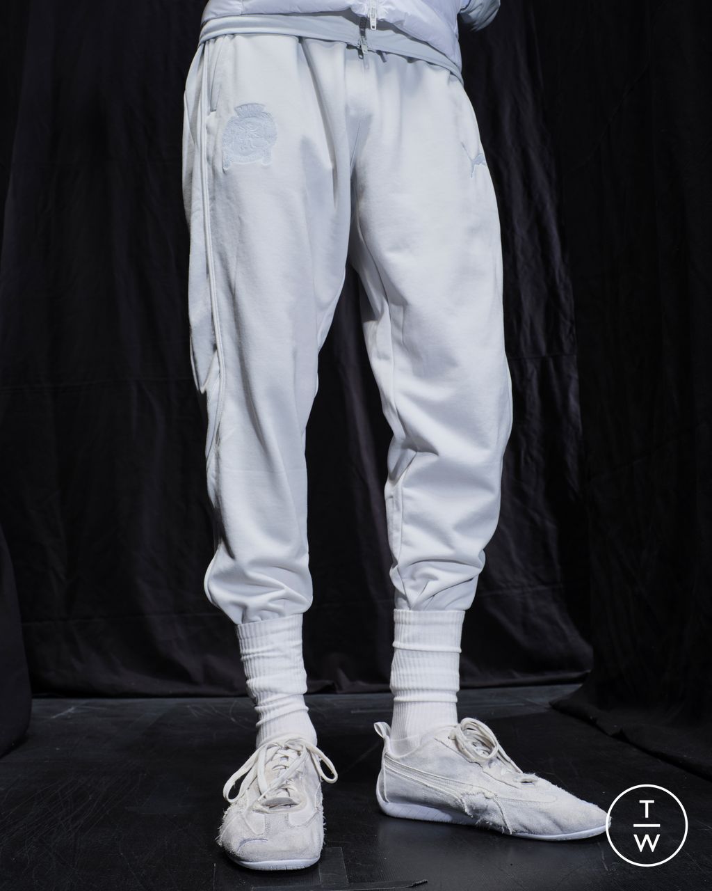 Fashion Week Paris Fall/Winter 2025 look 107 from the Balenciaga collection 女装配饰