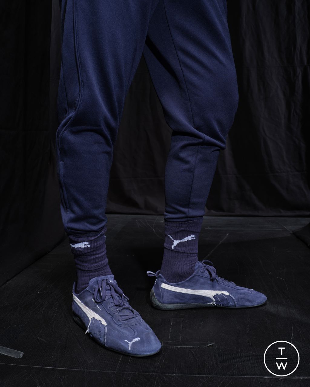 Fashion Week Paris Fall/Winter 2025 look 4 from the Balenciaga collection 女装配饰