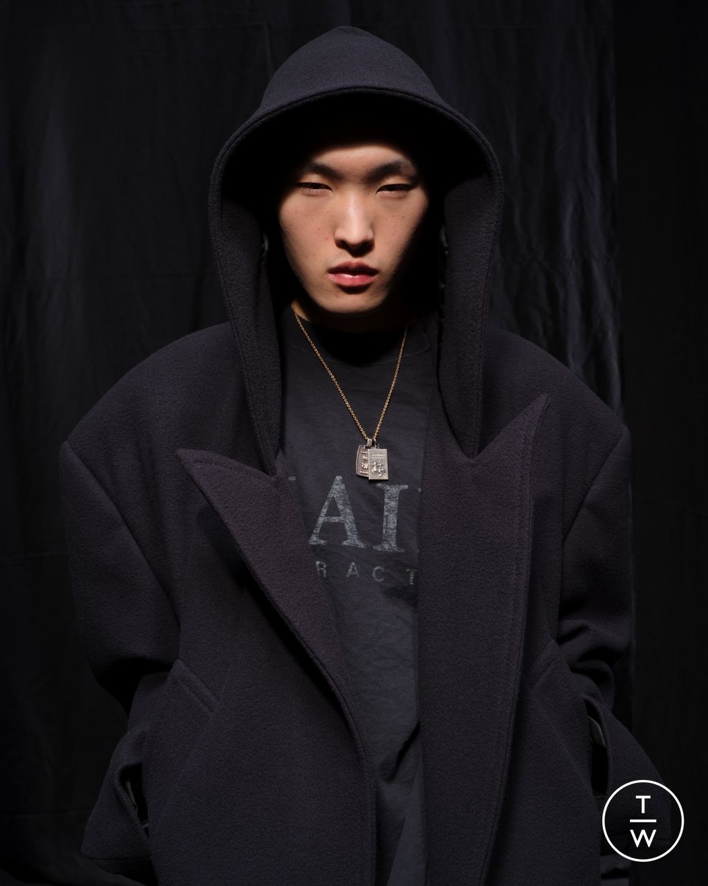 Fashion Week Paris Fall/Winter 2025 look 42 de la collection Balenciaga womenswear accessories