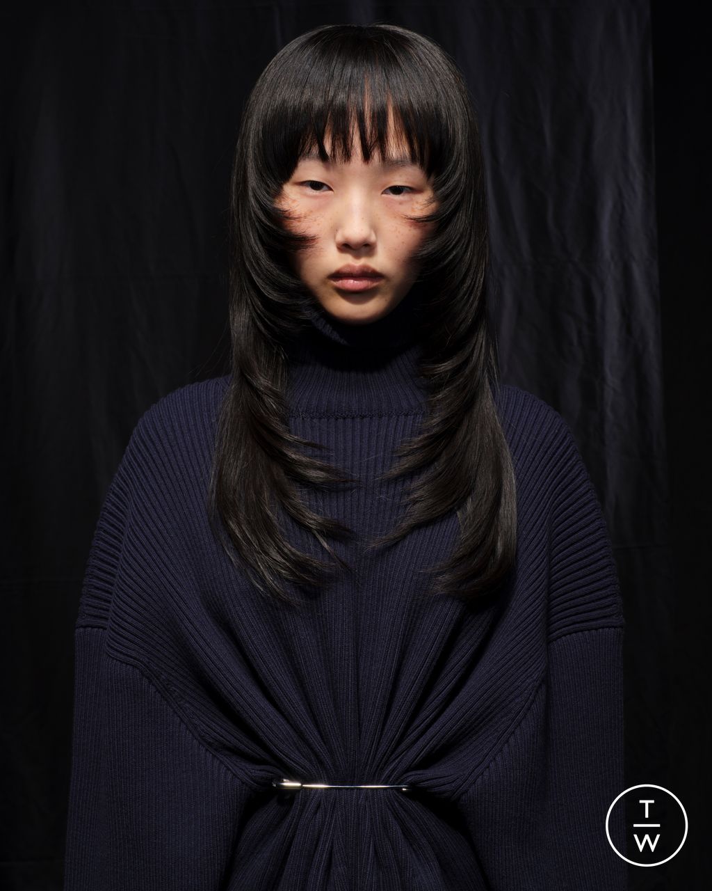 Fashion Week Paris Fall/Winter 2025 look 51 from the Balenciaga collection 女装配饰