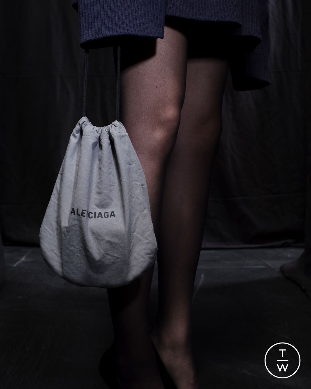 Fashion Week Paris Fall/Winter 2025 look 52 de la collection Balenciaga womenswear accessories