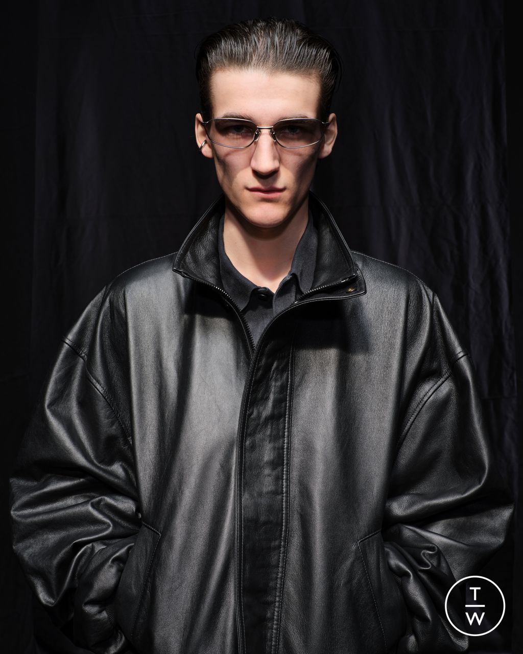 Fashion Week Paris Fall/Winter 2025 look 54 de la collection Balenciaga womenswear accessories