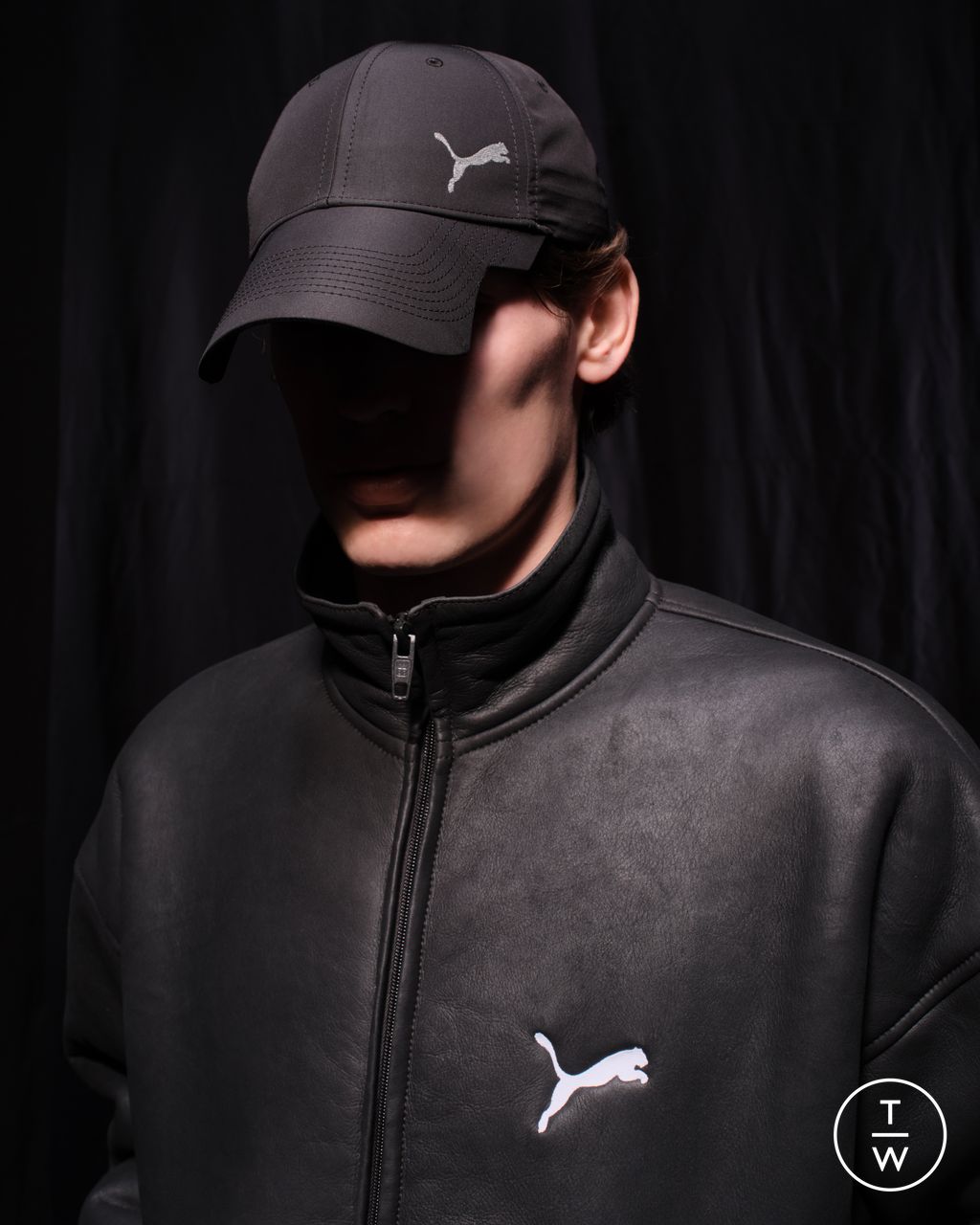 Fashion Week Paris Fall/Winter 2025 look 58 from the Balenciaga collection womenswear accessories