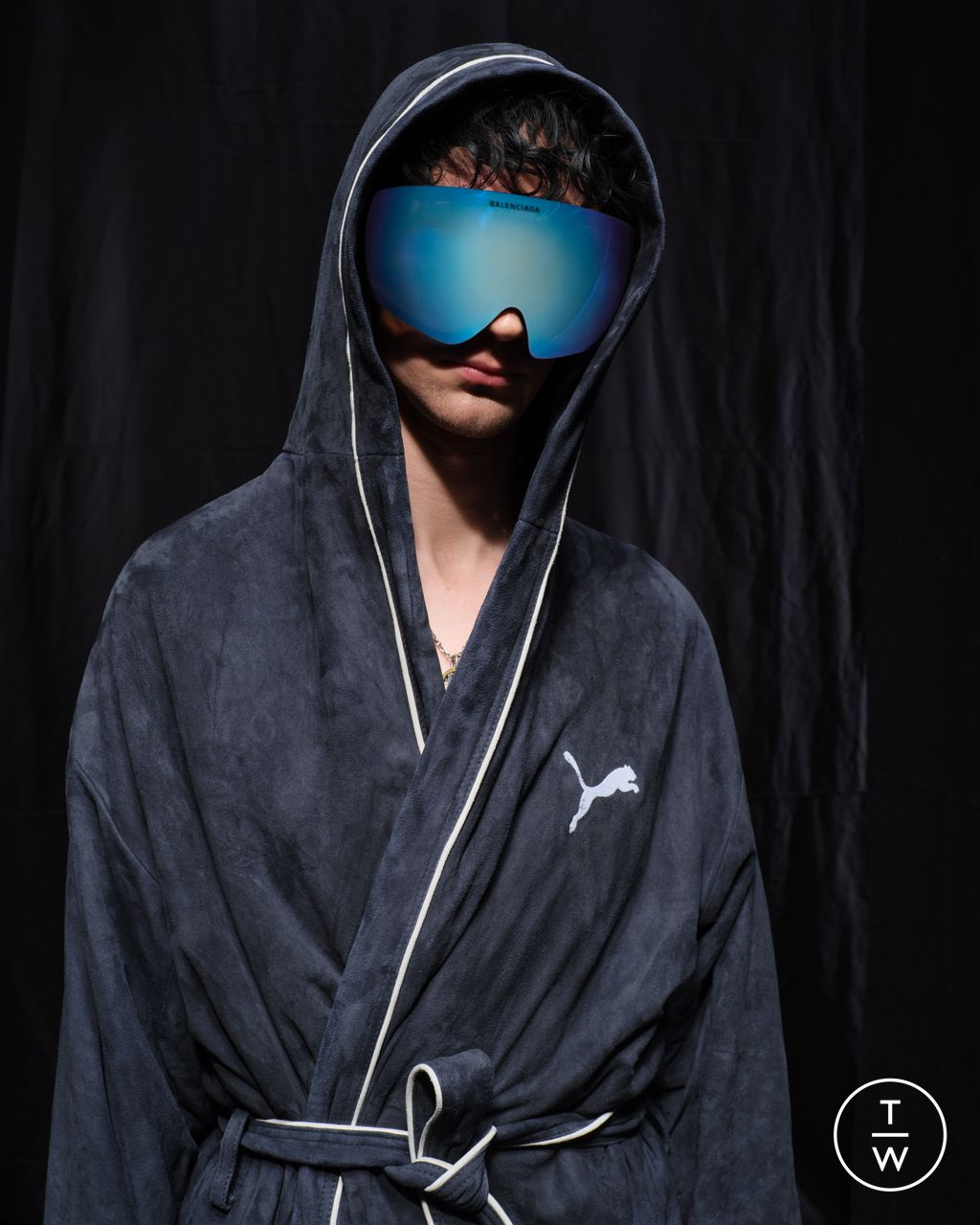 Fashion Week Paris Fall/Winter 2025 look 69 from the Balenciaga collection 女装配饰