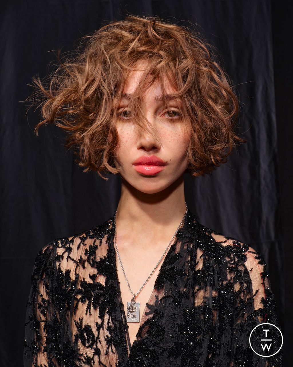 Fashion Week Paris Fall/Winter 2025 look 80 from the Balenciaga collection womenswear accessories