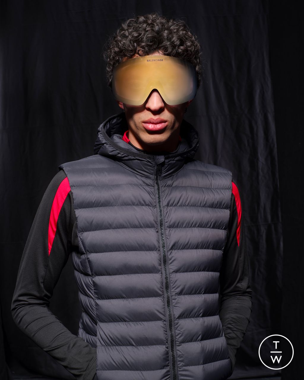 Fashion Week Paris Fall/Winter 2025 look 81 from the Balenciaga collection womenswear accessories