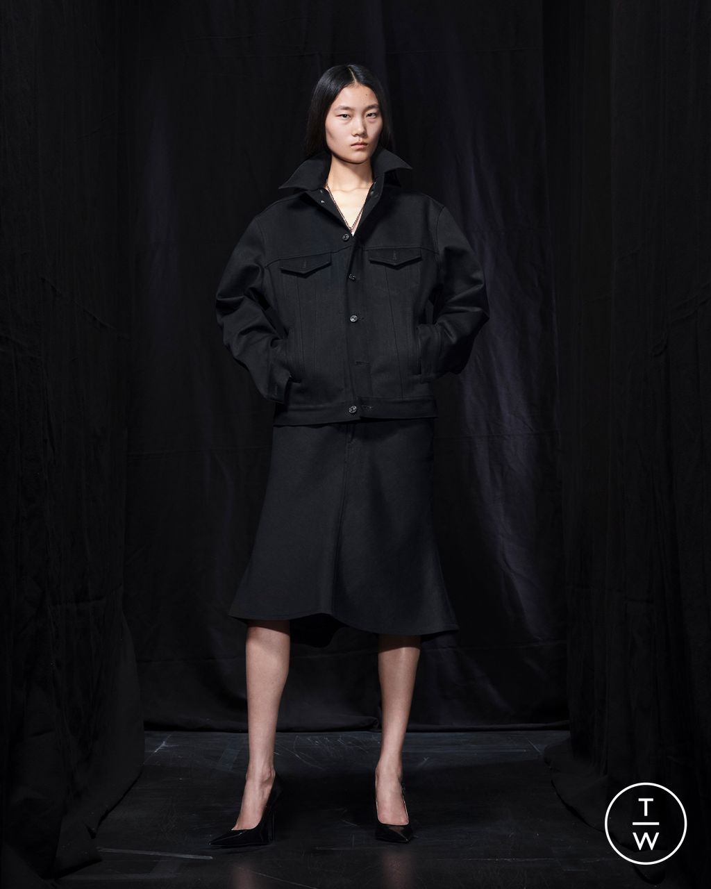 Fashion Week Paris Fall/Winter 2025 look 10 from the Balenciaga collection womenswear