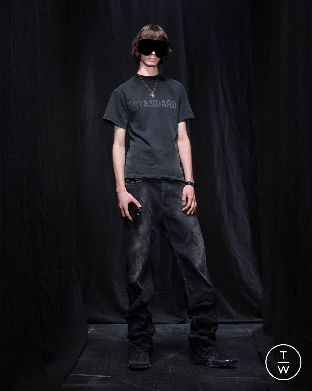 Fashion Week Paris Fall/Winter 2025 look 23 from the Balenciaga collection womenswear