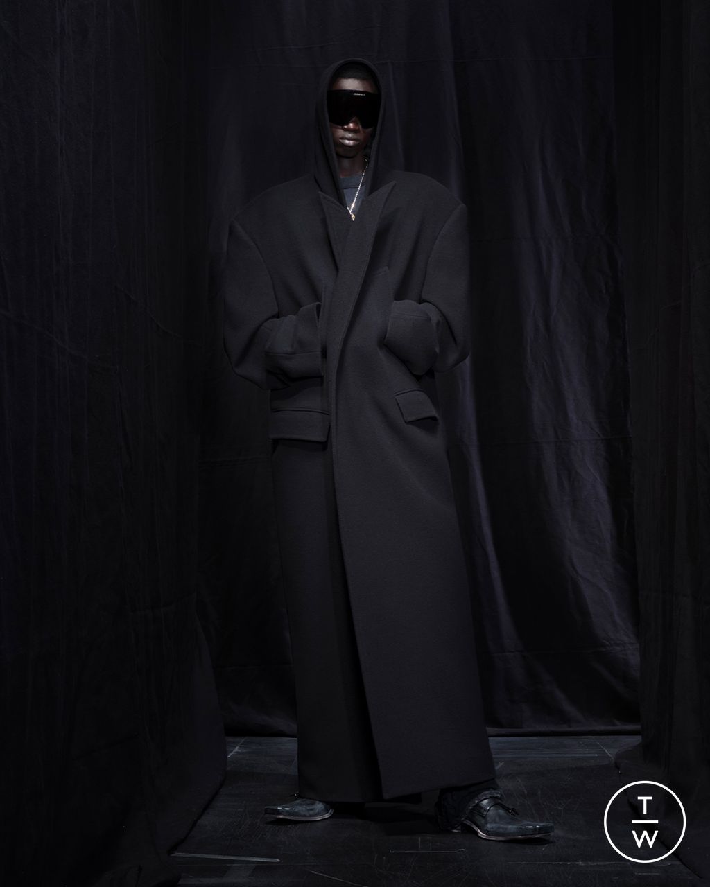 Fashion Week Paris Fall/Winter 2025 look 29 from the Balenciaga collection womenswear