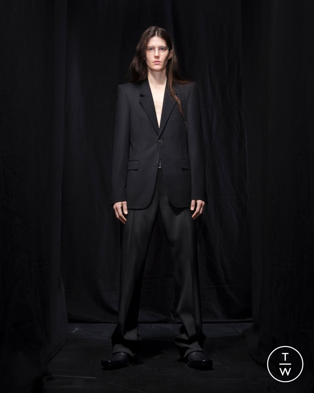 Fashion Week Paris Fall/Winter 2025 look 2 from the Balenciaga collection womenswear