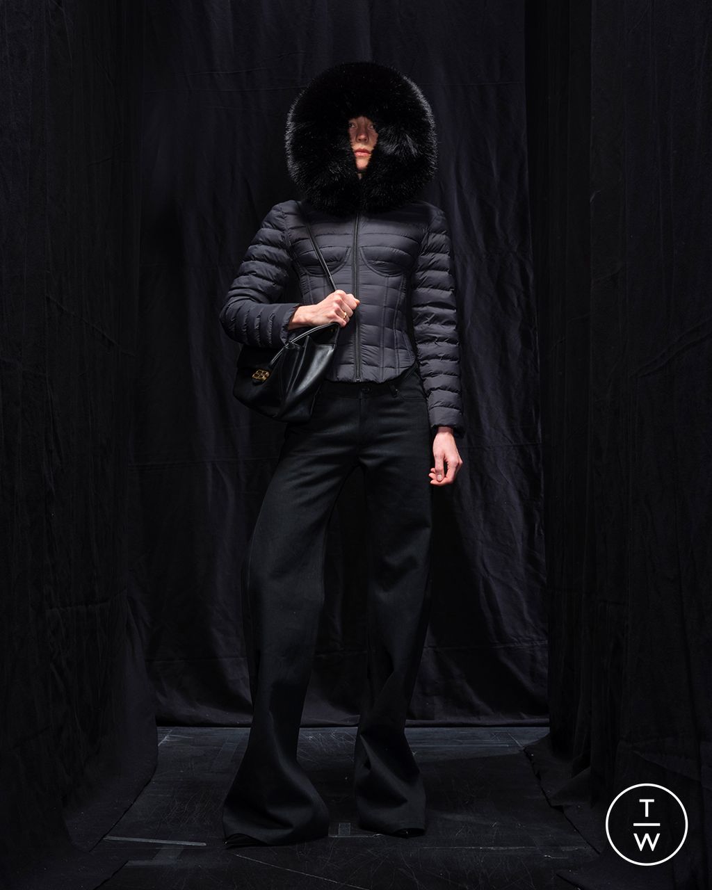 Fashion Week Paris Fall/Winter 2025 look 34 from the Balenciaga collection womenswear