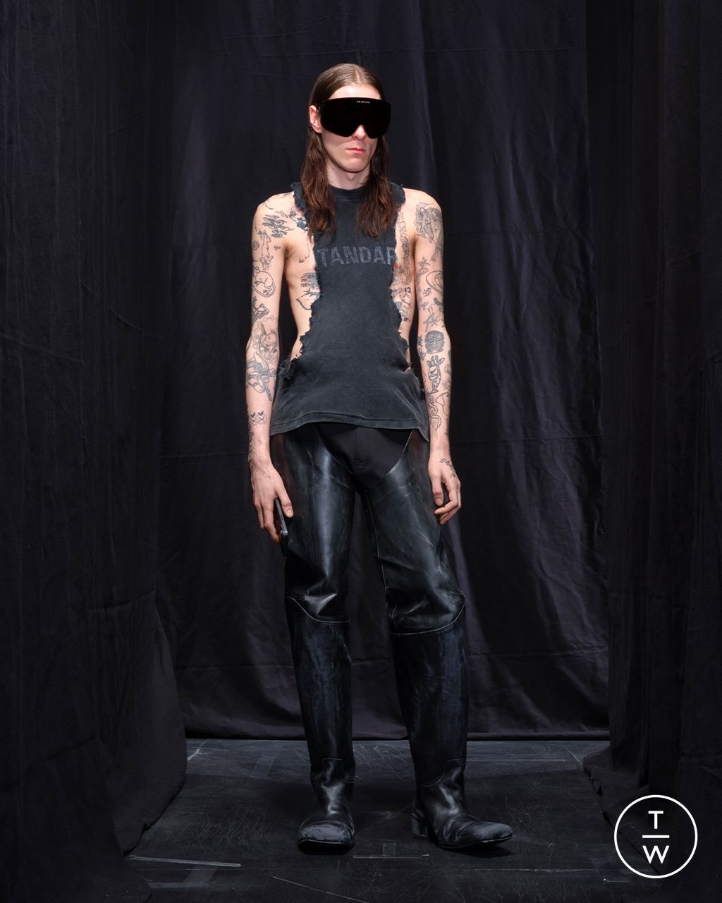 Fashion Week Paris Fall/Winter 2025 look 37 from the Balenciaga collection womenswear