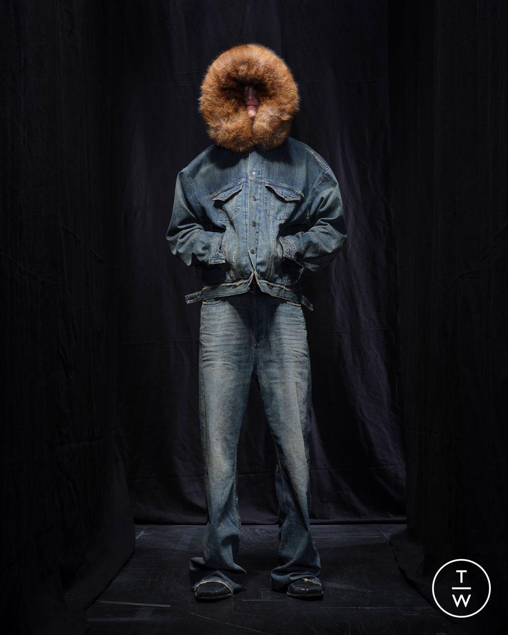 Fashion Week Paris Fall/Winter 2025 look 38 de la collection Balenciaga womenswear