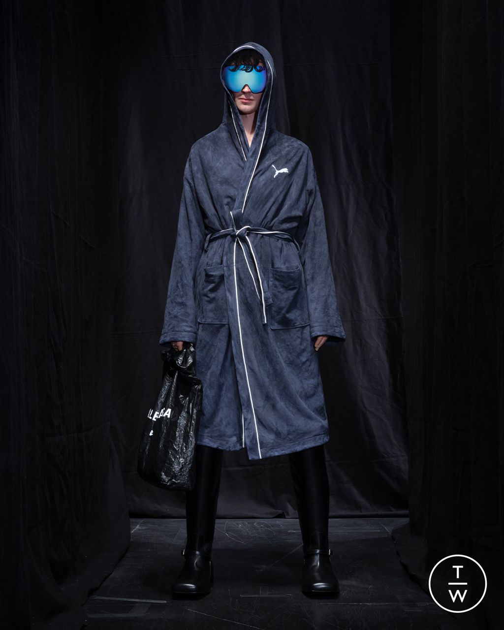 Fashion Week Paris Fall/Winter 2025 look 52 from the Balenciaga collection womenswear