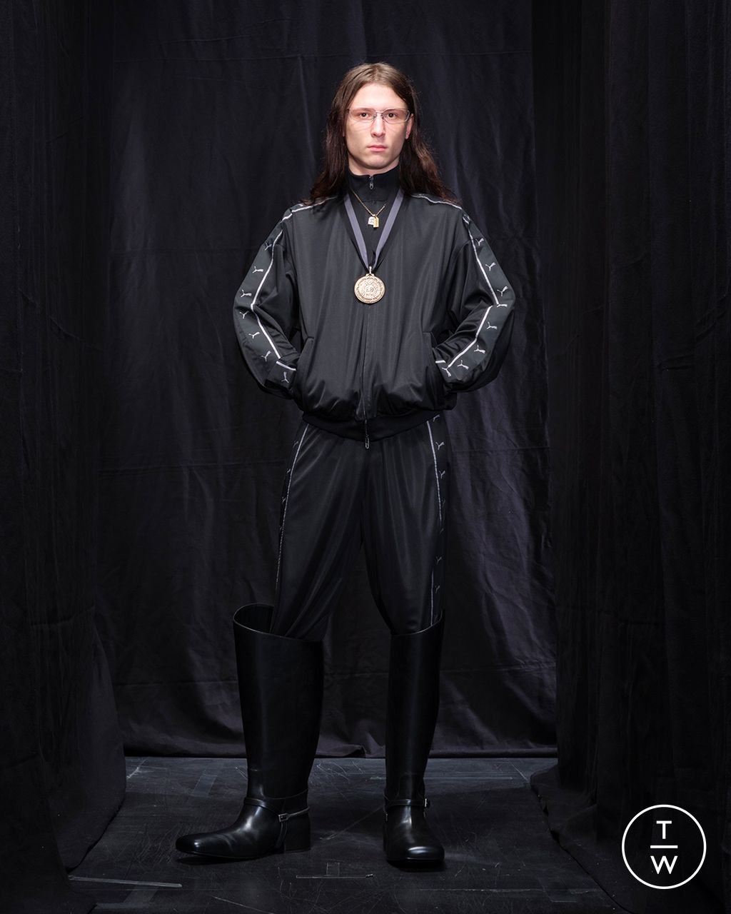 Fashion Week Paris Fall/Winter 2025 look 56 from the Balenciaga collection womenswear