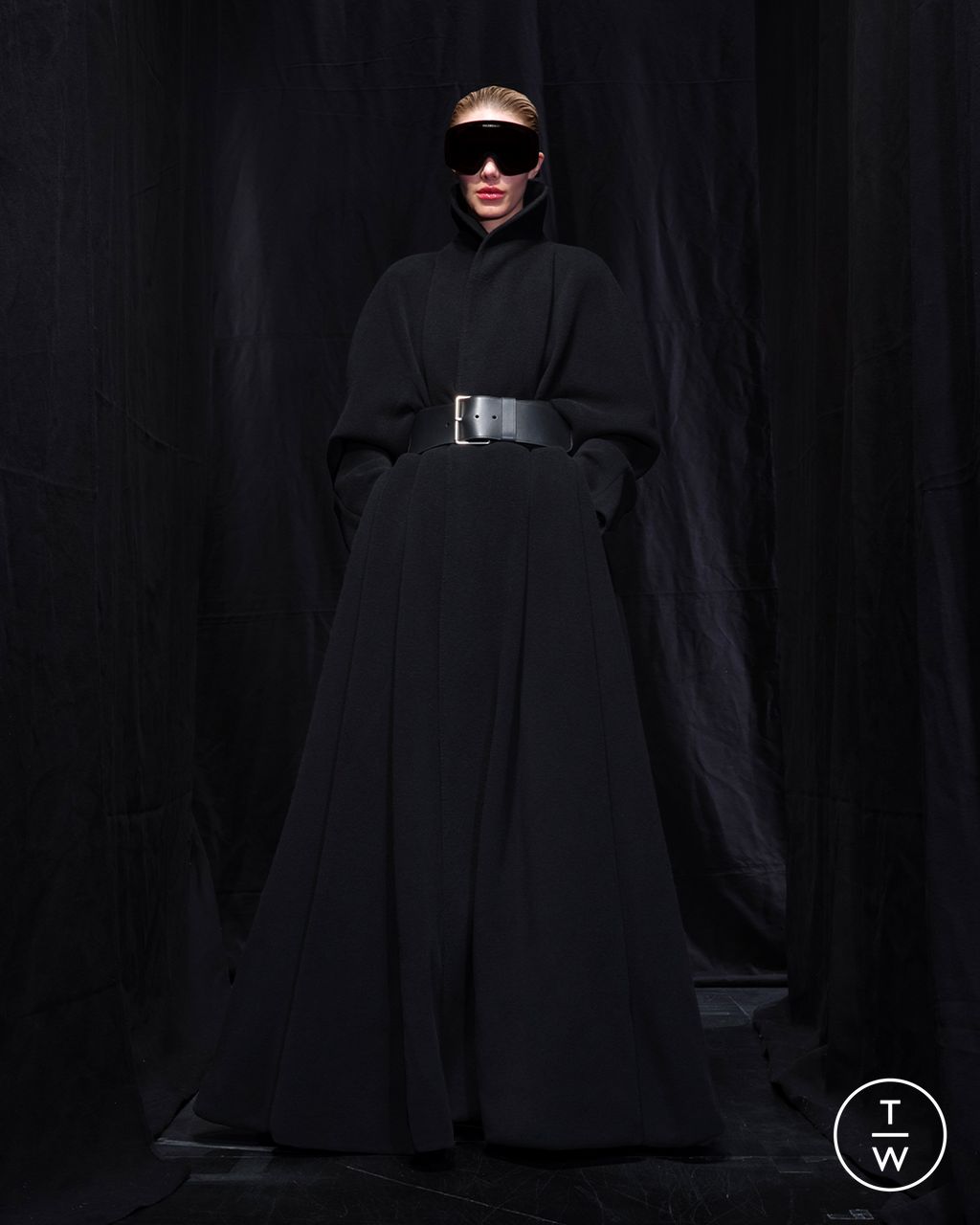 Fashion Week Paris Fall/Winter 2025 look 72 from the Balenciaga collection womenswear