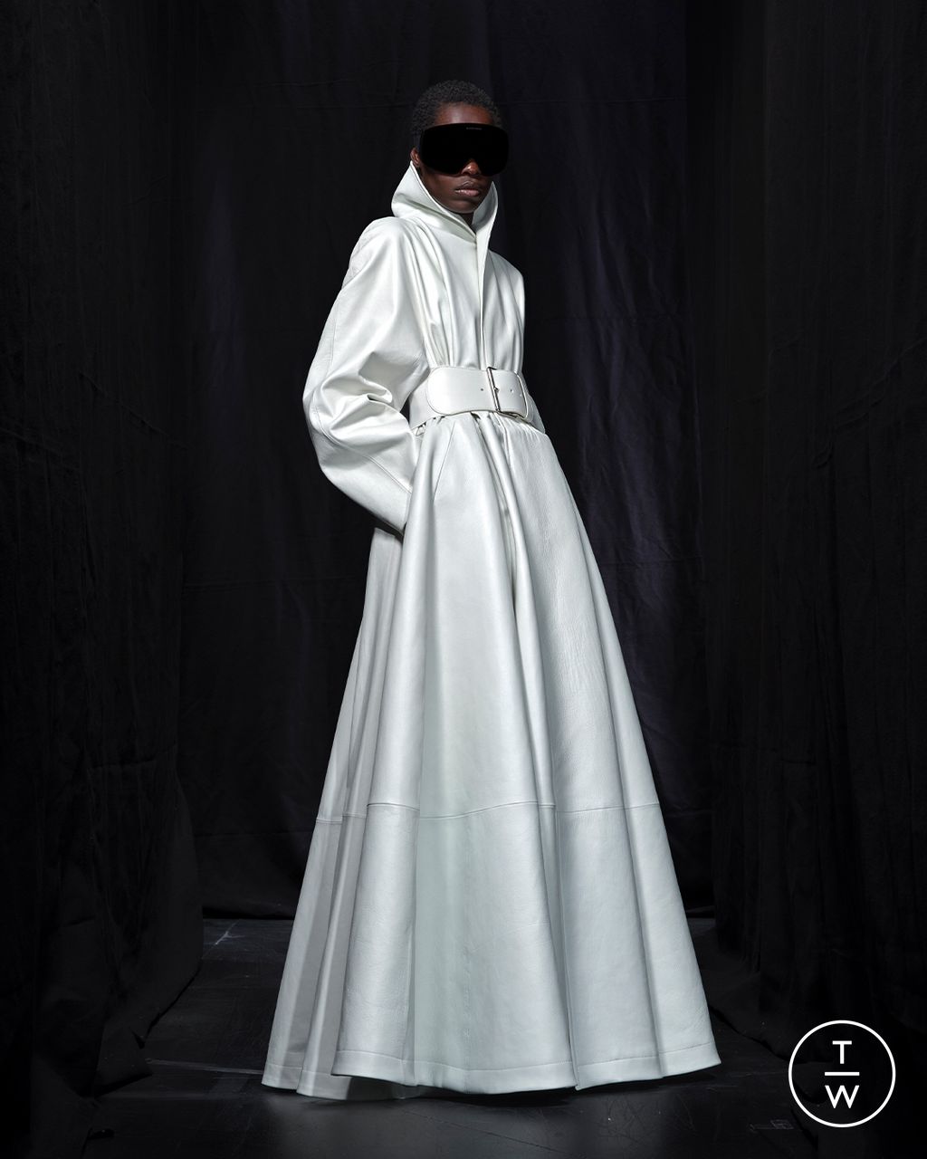 Fashion Week Paris Fall/Winter 2025 look 76 from the Balenciaga collection womenswear
