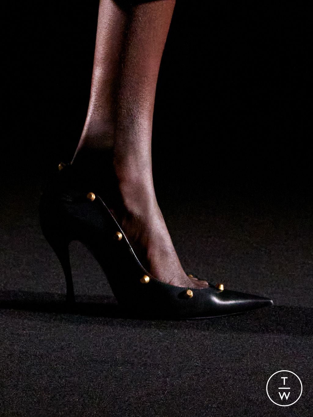 Fashion Week Paris Fall/Winter 2026 look 7 de la collection Balenciaga womenswear accessories