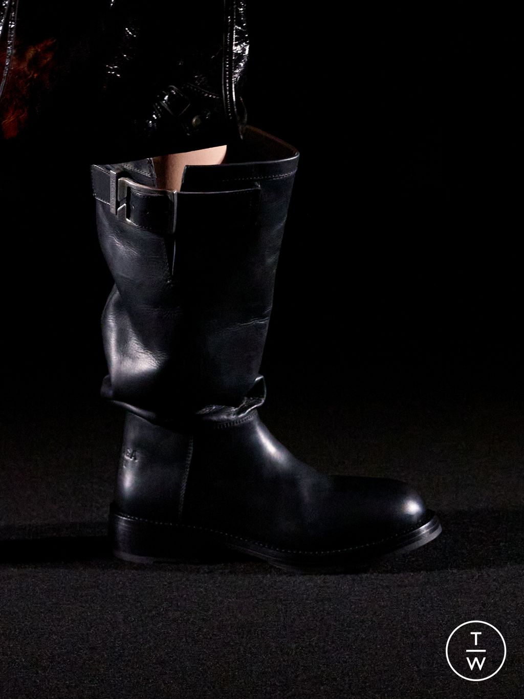 Fashion Week Paris Fall/Winter 2026 look 61 de la collection Balenciaga womenswear accessories