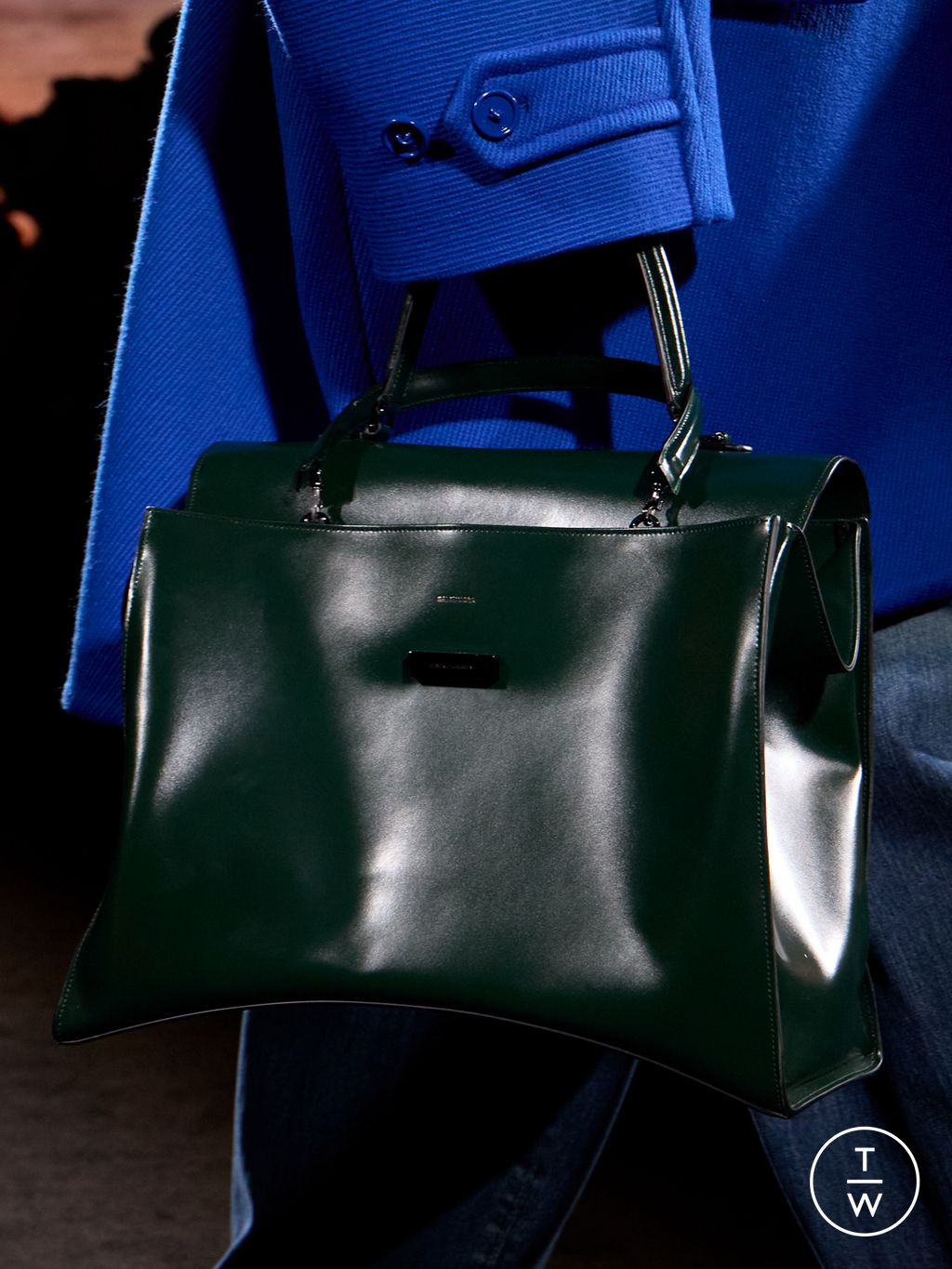 Fashion Week Paris Fall/Winter 2026 look 64 from the Balenciaga collection womenswear accessories