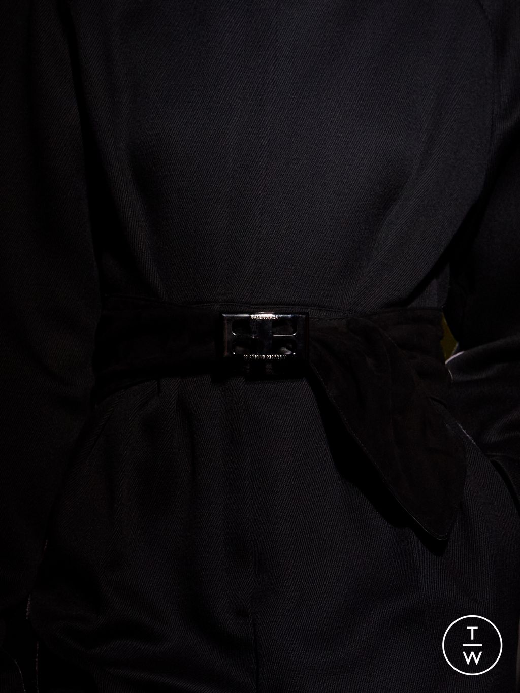 Fashion Week Paris Fall/Winter 2026 look 8 de la collection Balenciaga womenswear accessories