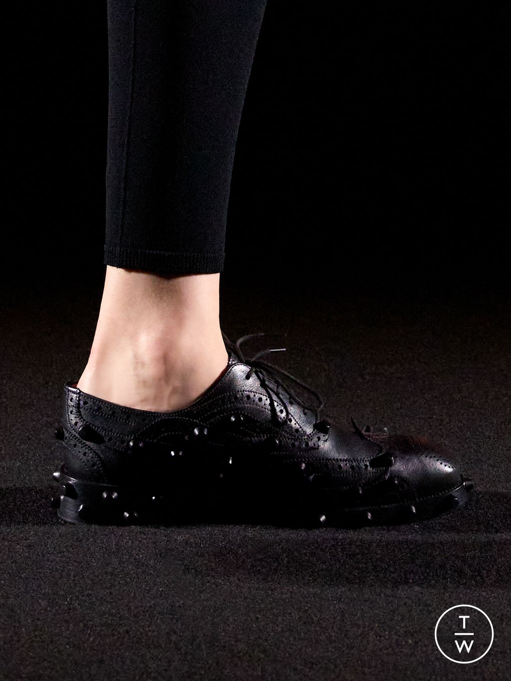 Fashion Week Paris Fall/Winter 2026 look 12 from the Balenciaga collection womenswear accessories