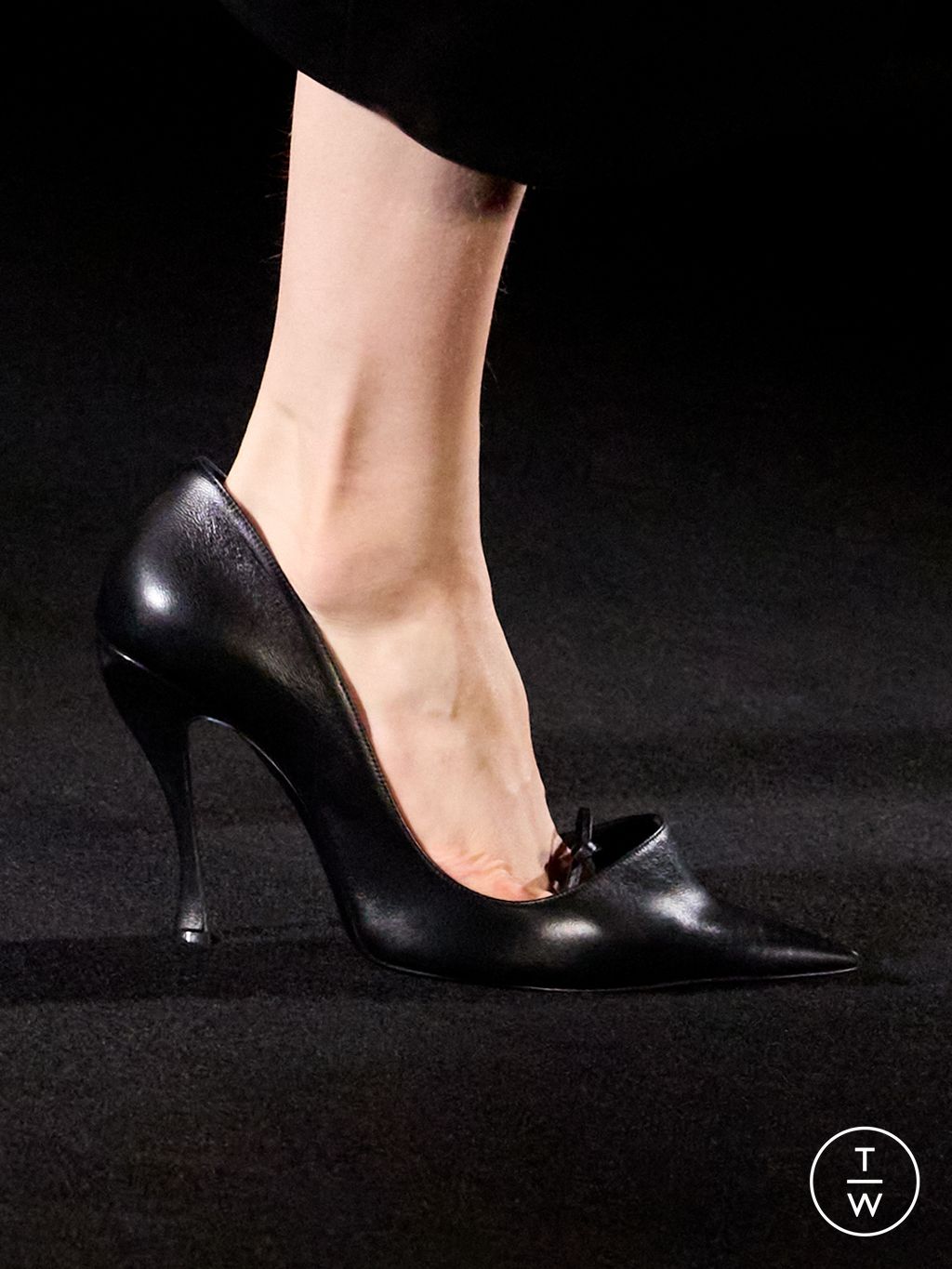 Fashion Week Paris Fall/Winter 2026 look 1 from the Balenciaga collection womenswear accessories