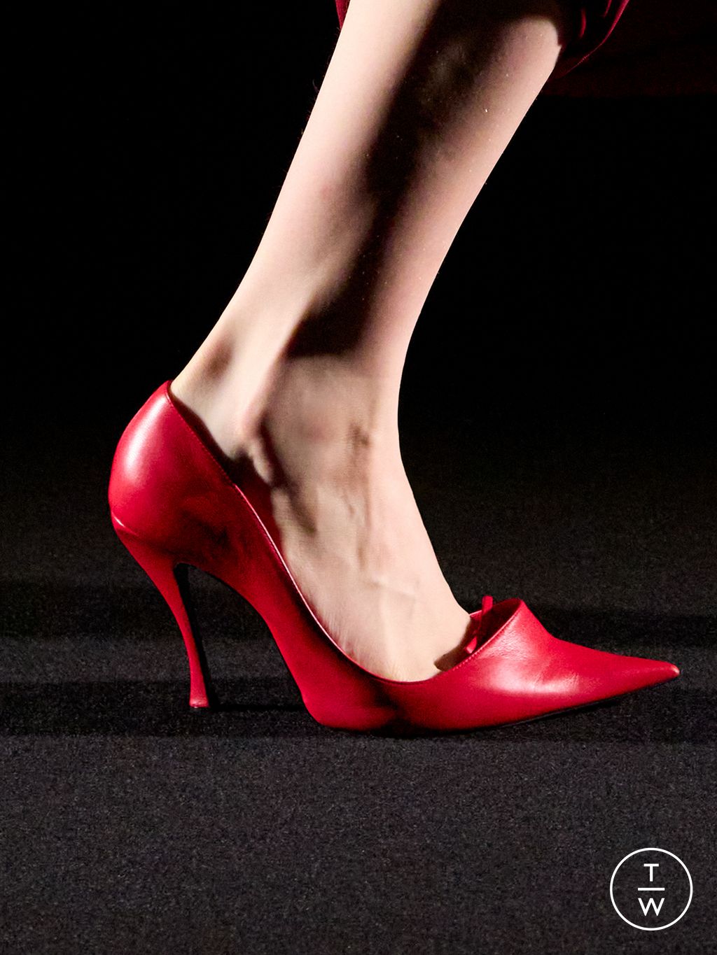 Fashion Week Paris Fall/Winter 2026 look 20 de la collection Balenciaga womenswear accessories