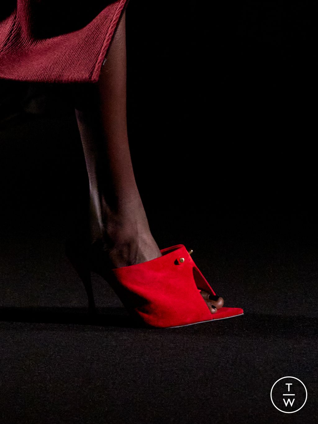 Fashion Week Paris Fall/Winter 2026 look 24 de la collection Balenciaga womenswear accessories