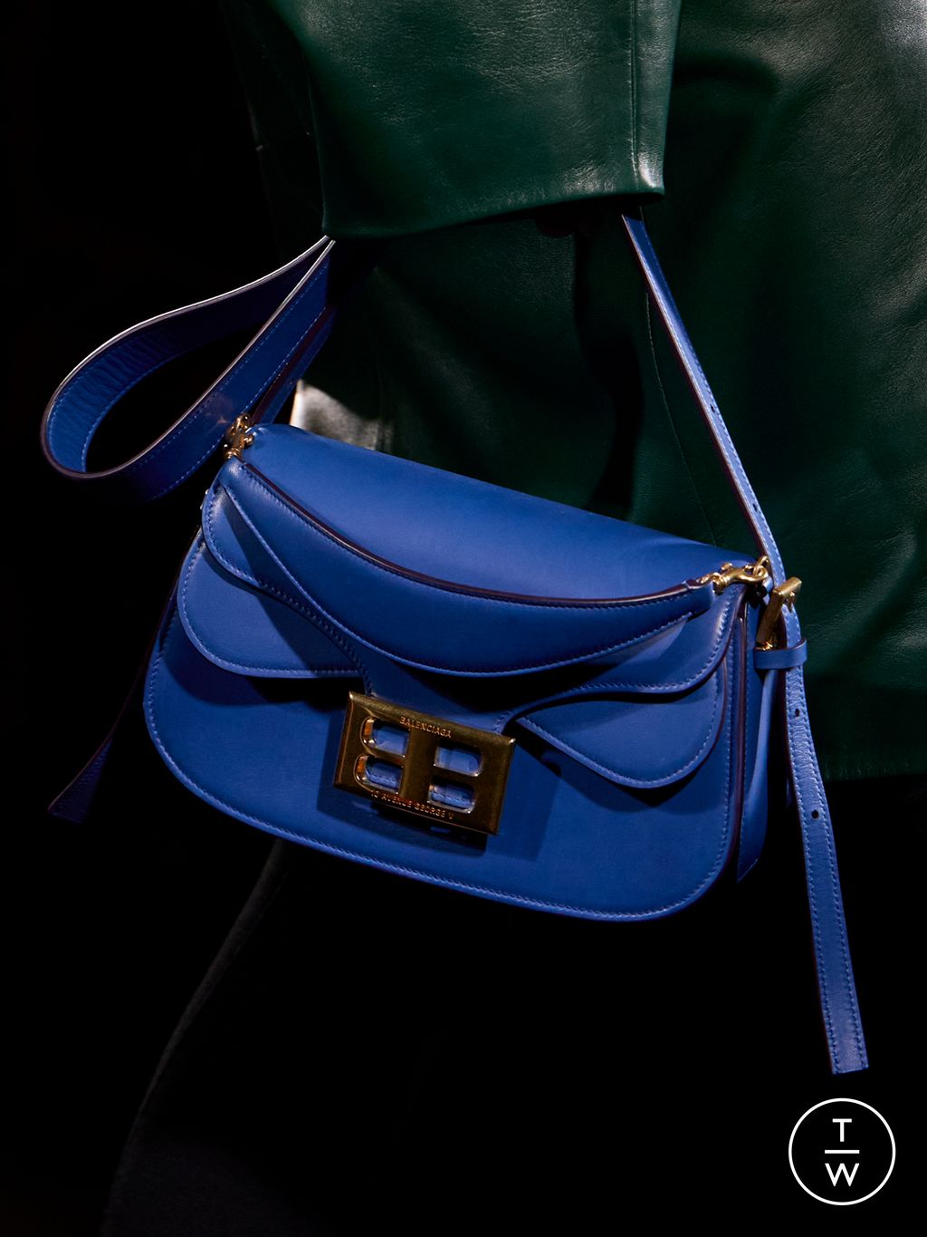 Fashion Week Paris Fall/Winter 2026 look 35 from the Balenciaga collection womenswear accessories