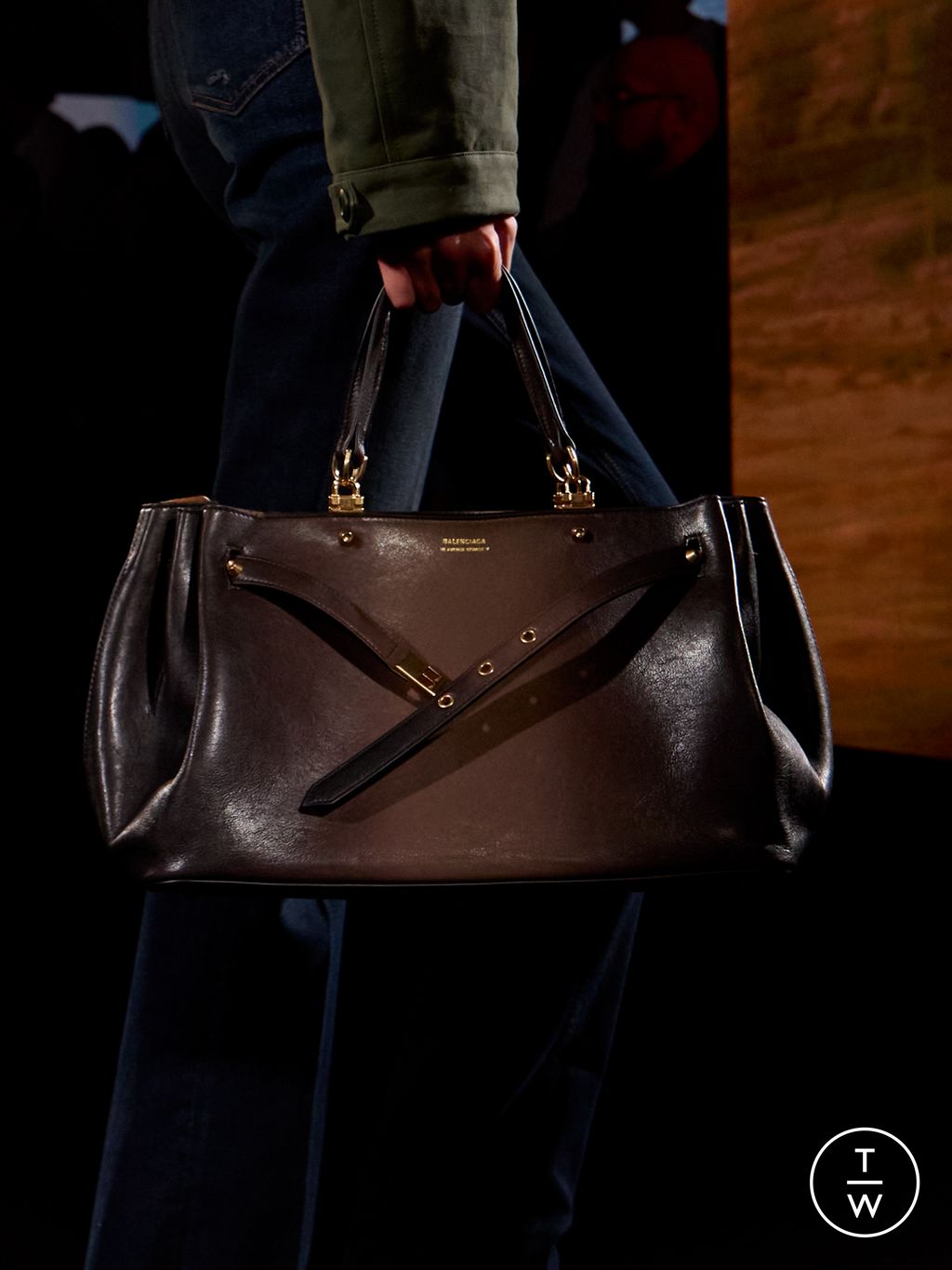 Fashion Week Paris Fall/Winter 2026 look 51 de la collection Balenciaga womenswear accessories