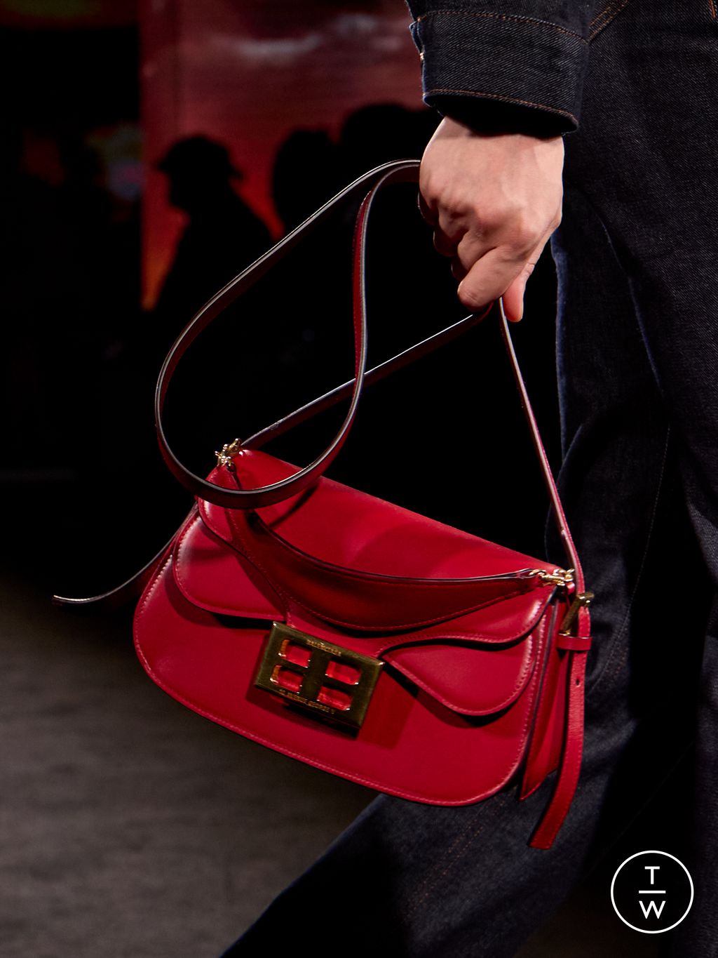 Fashion Week Paris Fall/Winter 2026 look 55 de la collection Balenciaga womenswear accessories