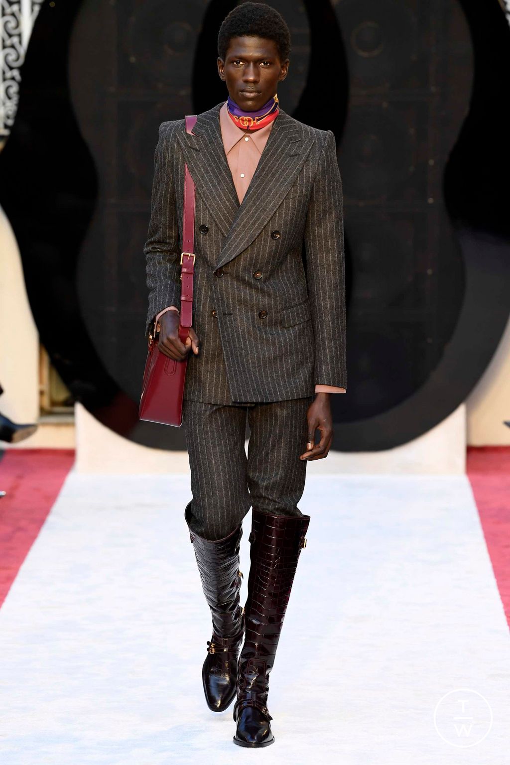 Fashion Week Milan Fall/Winter 2023 look 2 from the Bally collection 女装