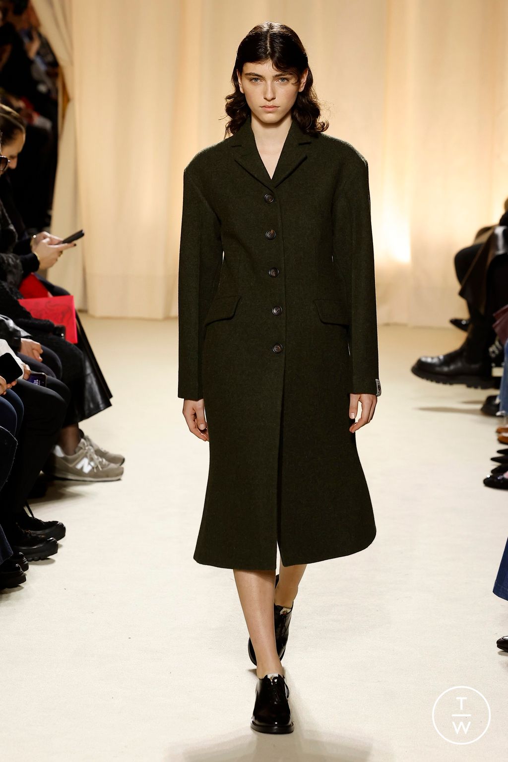 Fashion Week Milan Fall/Winter 2024 look 1 de la collection Bally womenswear