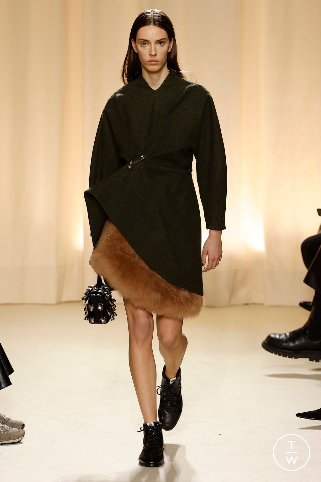 Fashion Week Milan Fall/Winter 2024 look 7 de la collection Bally womenswear