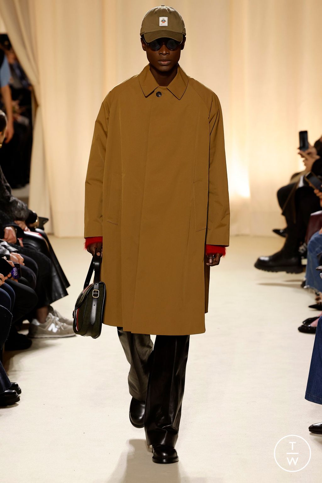 Fashion Week Milan Fall/Winter 2024 look 19 from the Bally collection 女装
