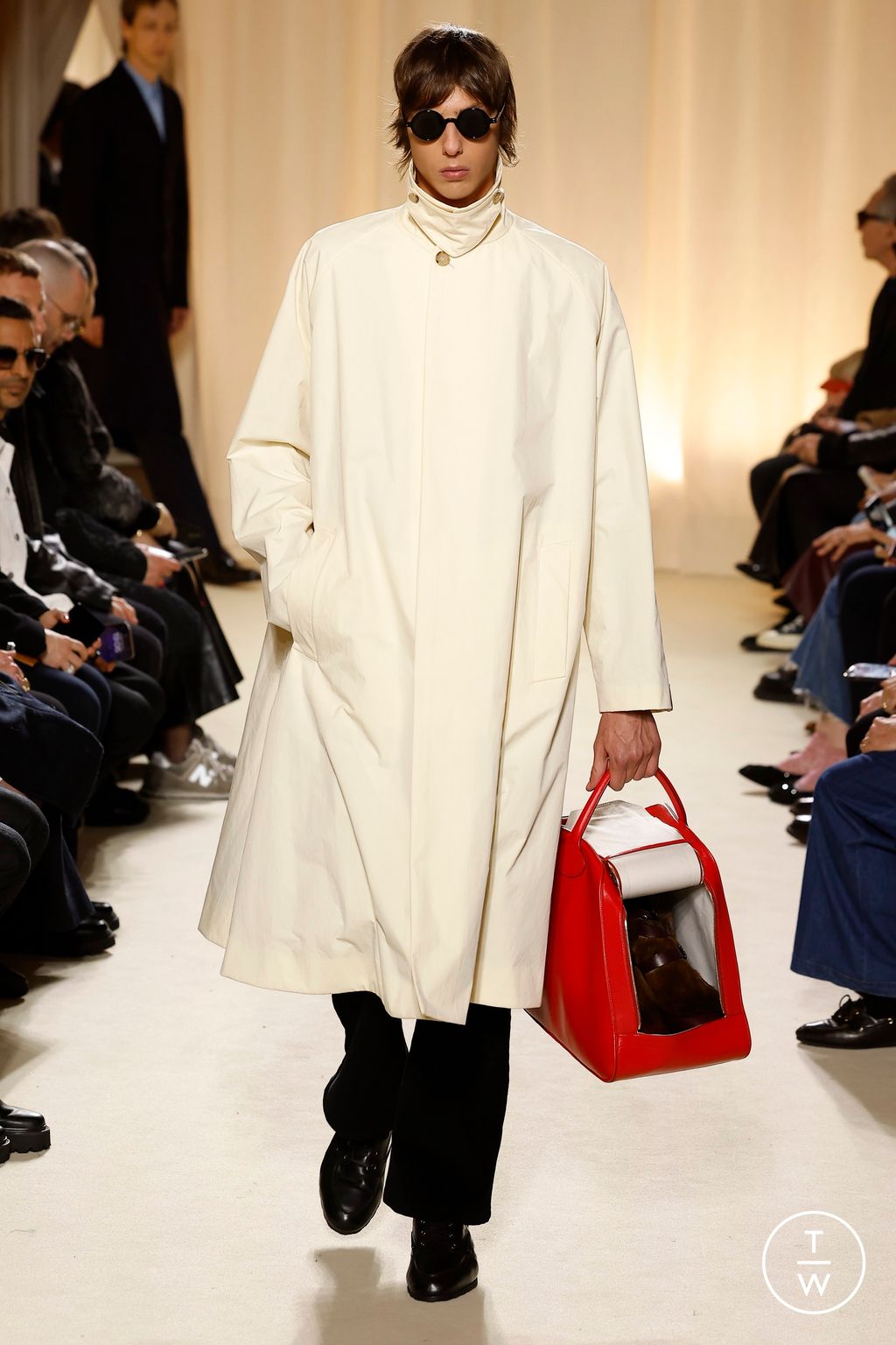 Fashion Week Milan Fall/Winter 2024 look 49 from the Bally collection 女装