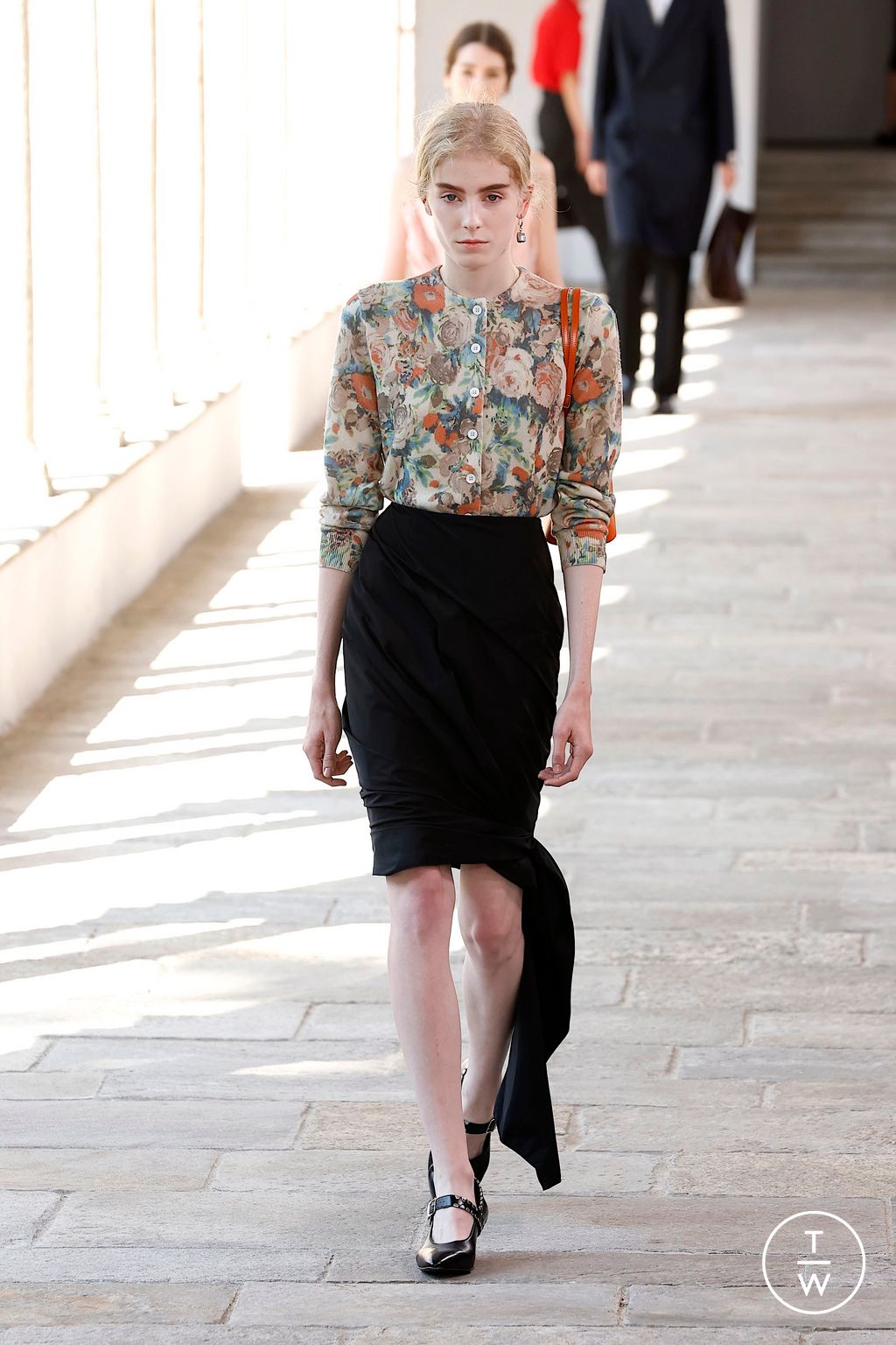 Fashion Week Milan Spring-Summer 2025 look 21 from the Bally collection 女装