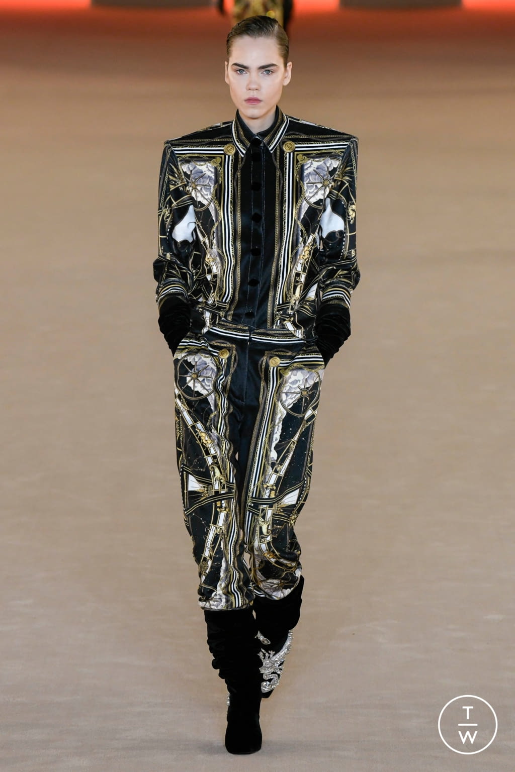Fashion Week Paris Fall/Winter 2020 look 21 de la collection Balmain womenswear