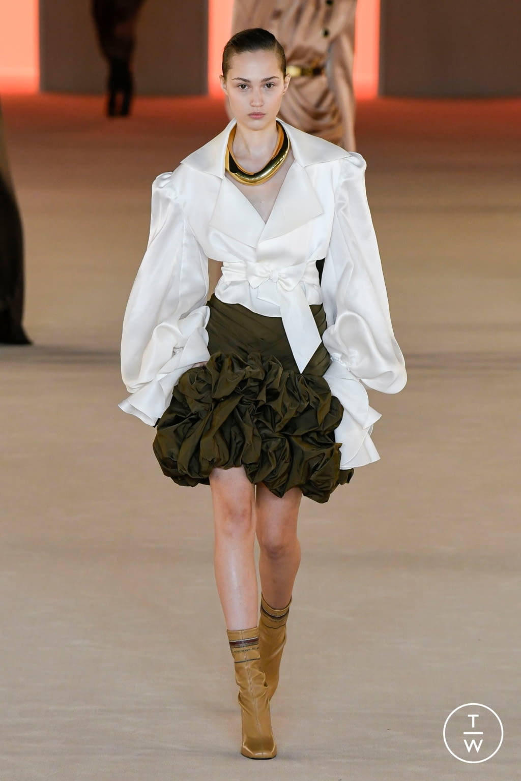 Fashion Week Paris Fall/Winter 2020 look 48 from the Balmain collection 女装