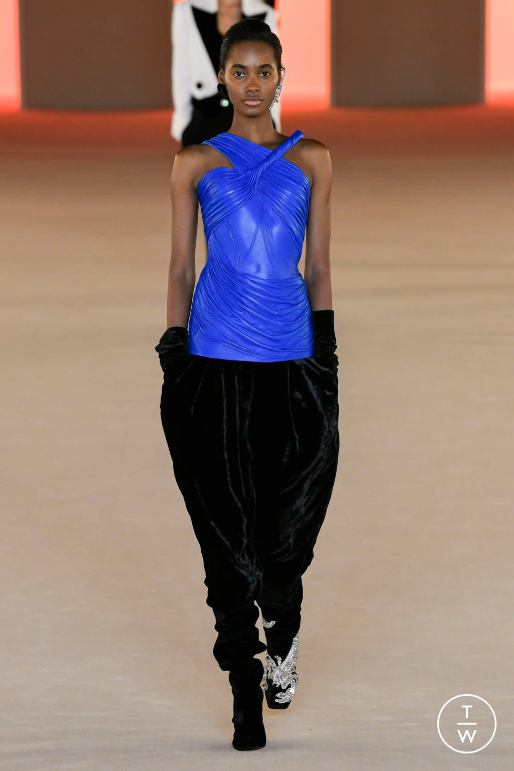 Fashion Week Paris Fall/Winter 2020 look 71 from the Balmain collection womenswear