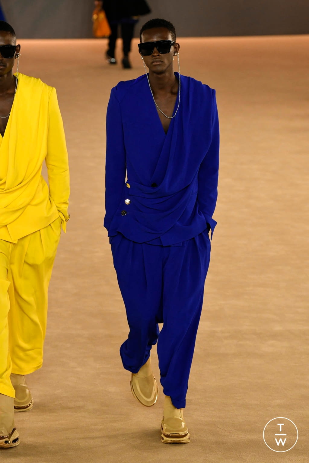 Fashion Week Paris Fall/Winter 2020 look 34 de la collection Balmain menswear