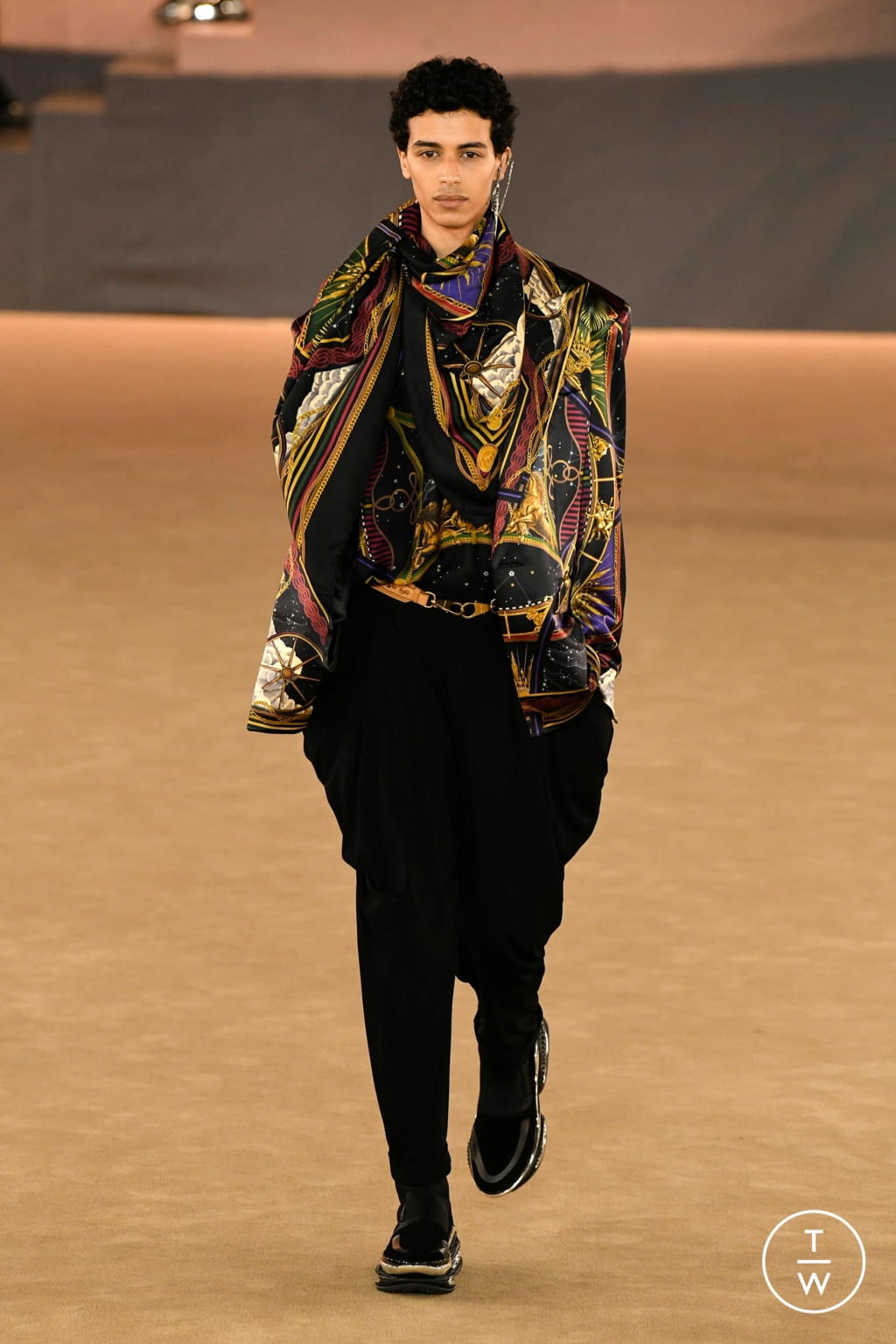 Fashion Week Paris Fall/Winter 2020 look 62 from the Balmain collection menswear