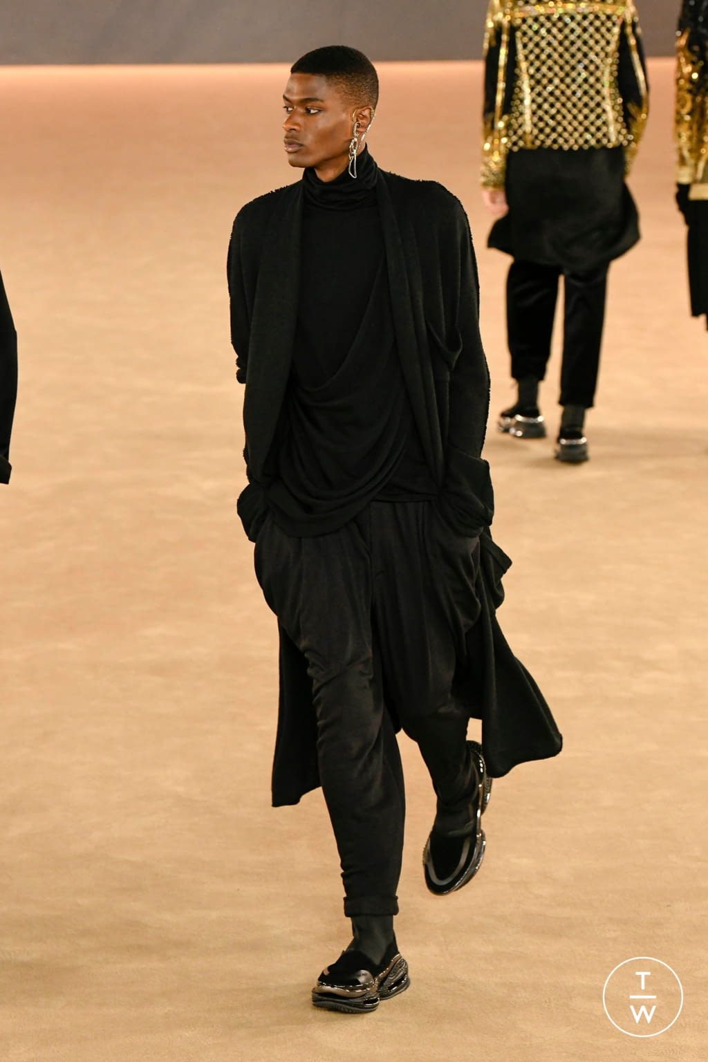 Fashion Week Paris Fall/Winter 2020 look 73 from the Balmain collection menswear